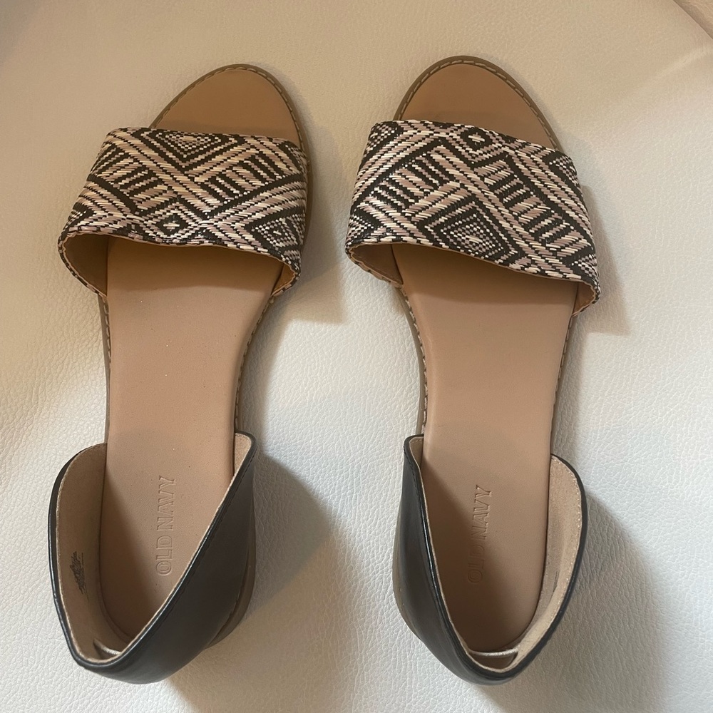 Old Navy Raffia Peep Toe Sandals Flats size 8